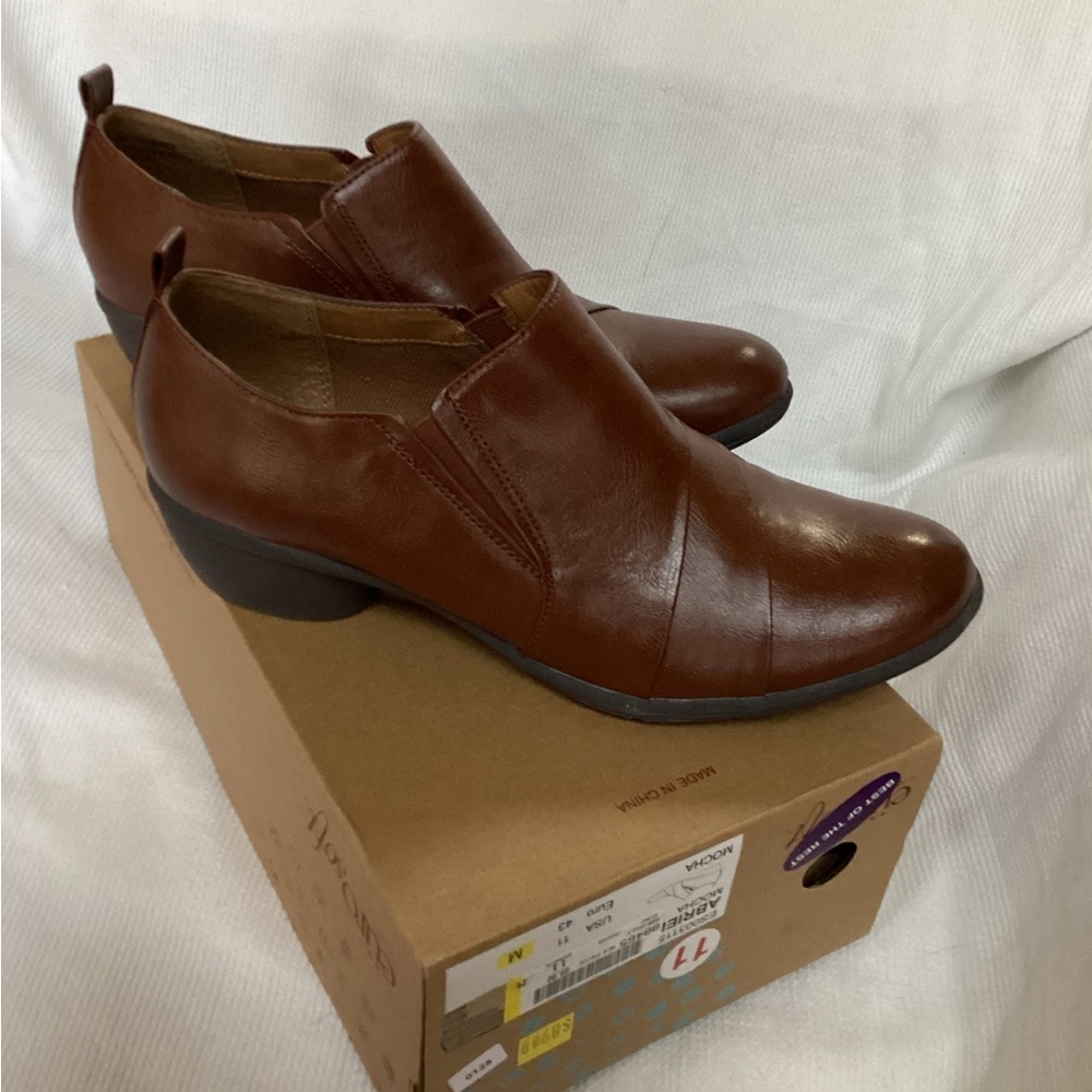 EUROSOFT Abrielle Mocha Slip on Women’s Comfort Shoes . 11 M, euro 43, NIB